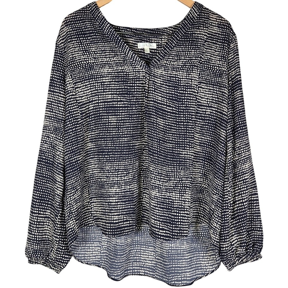 Nine Britton Stitch Fix Navy Blue White Dot High Low V-Neck Blouse Size M NEW